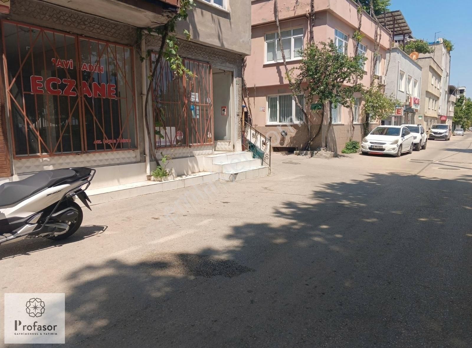 Profasor Dan Altınova Da 50m2 Kiralık Okullar Bölgesinde Dükkan