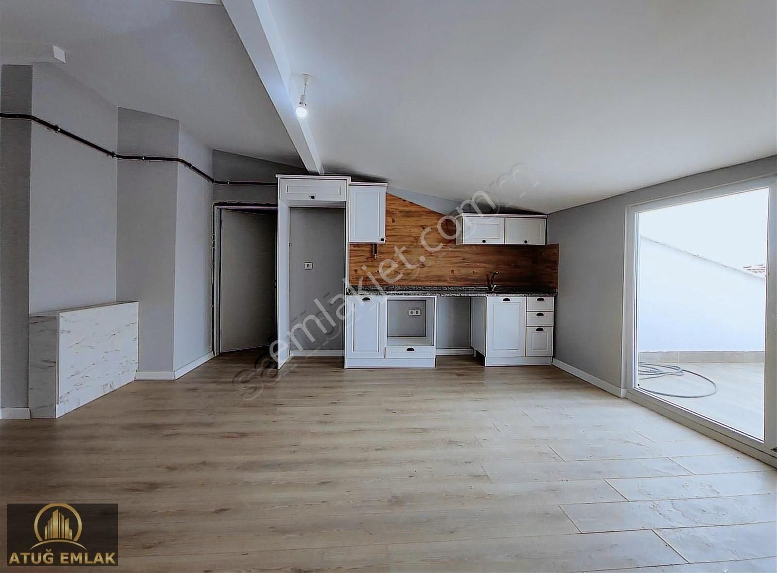 Atuğ Emlaktan Çarşı Merkezde Satılık 4+2 Dublex Daire