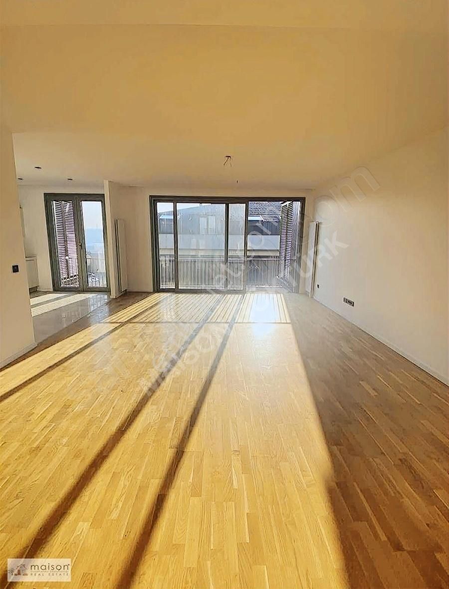Maıson Göktürk Kemerburgaz'da Kiralık 3+1 Çatı Dubleks Daire