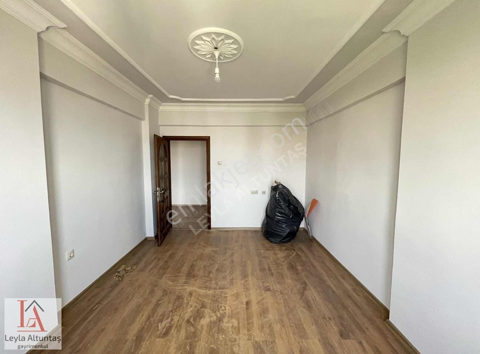 Karşıyaka Merkezde 2 Ayrı Girişli 5+2 Satılık Dubleks Daire - Görsel 11