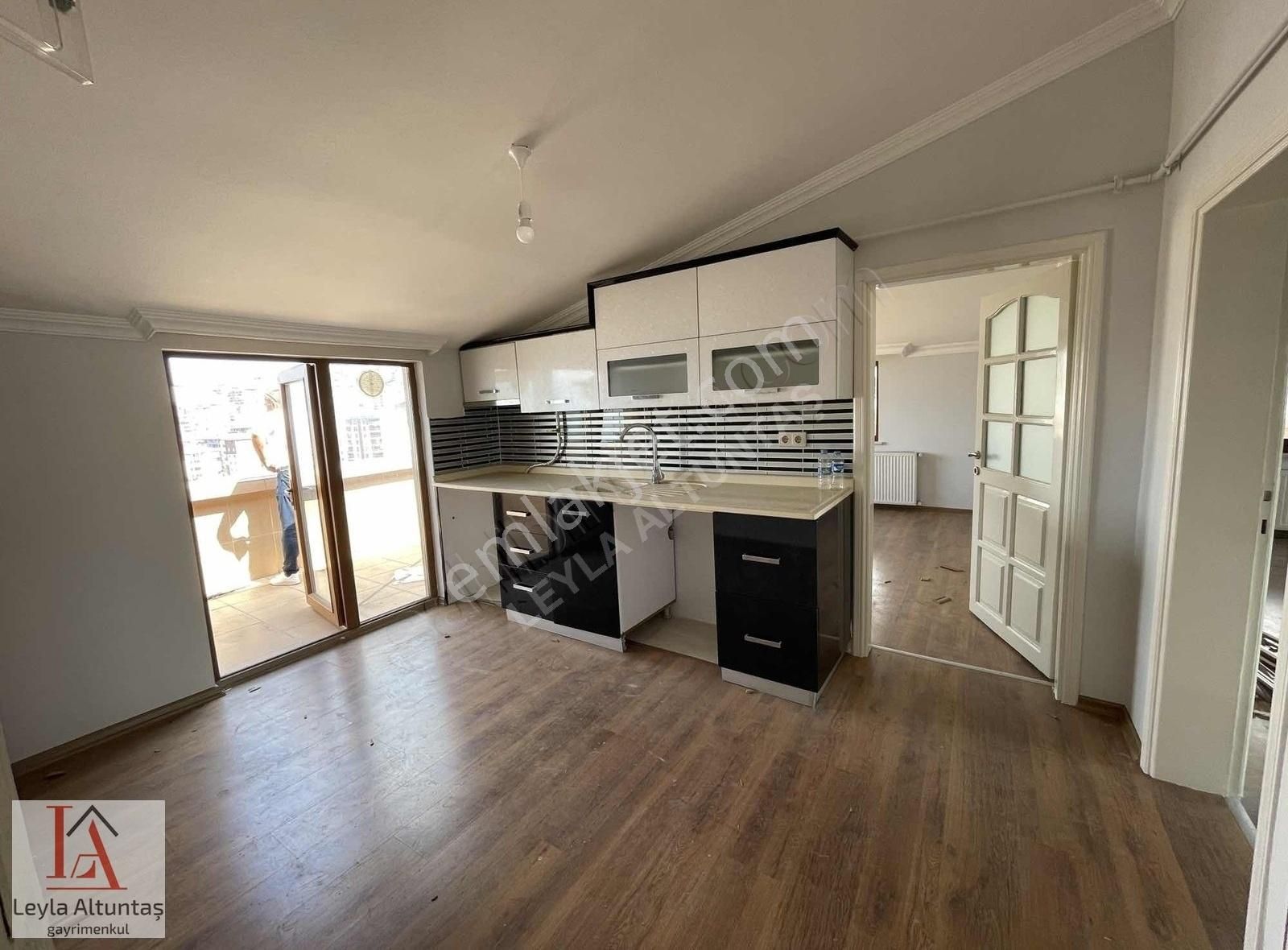 Karşıyaka Merkezde 2 Ayrı Girişli 5+2 Satılık Dubleks Daire - Görsel 31
