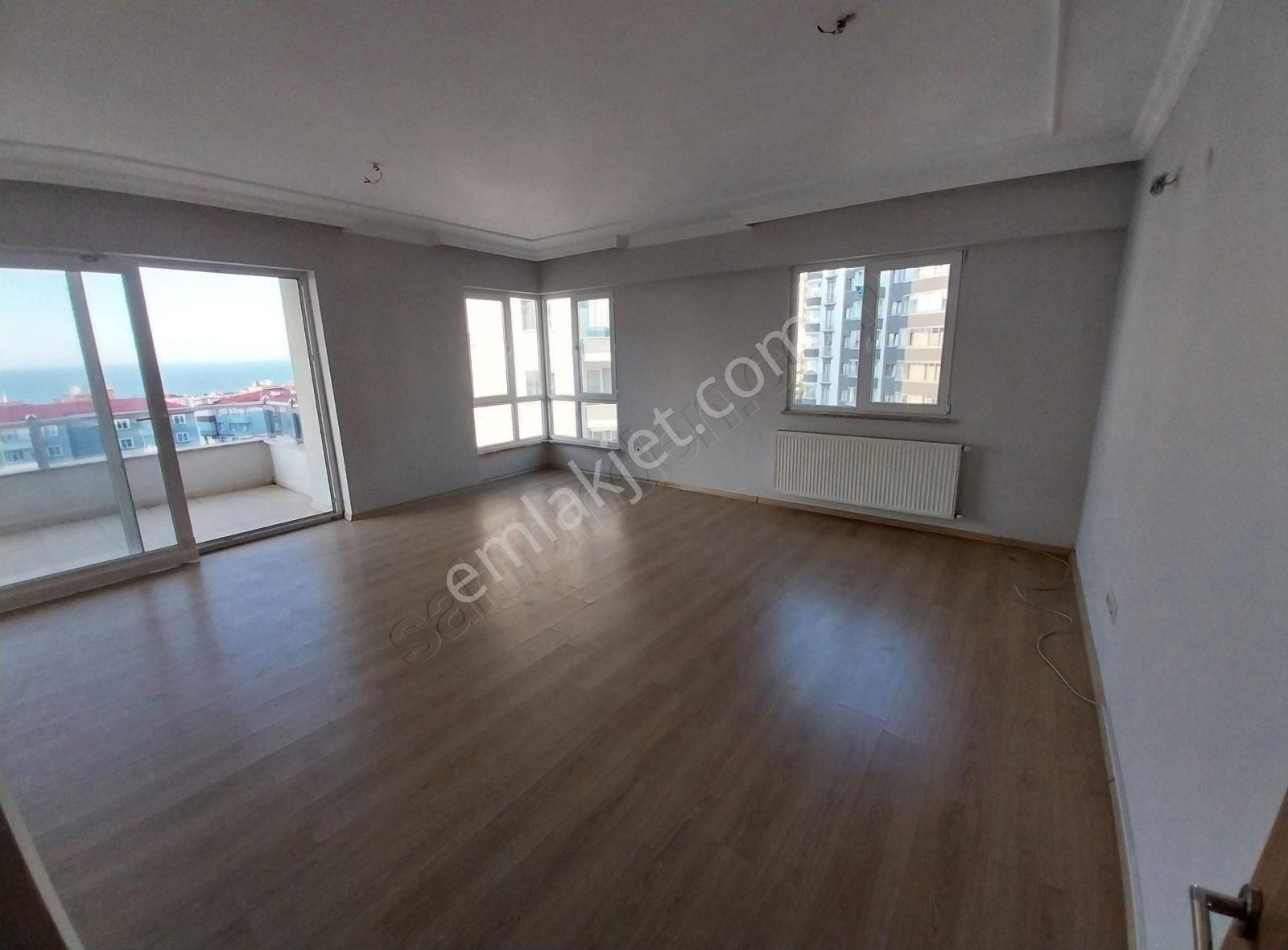 Güvenlikli,kapalı Otoparklı Sitede Deniz Manzaralı 3+1 Daire