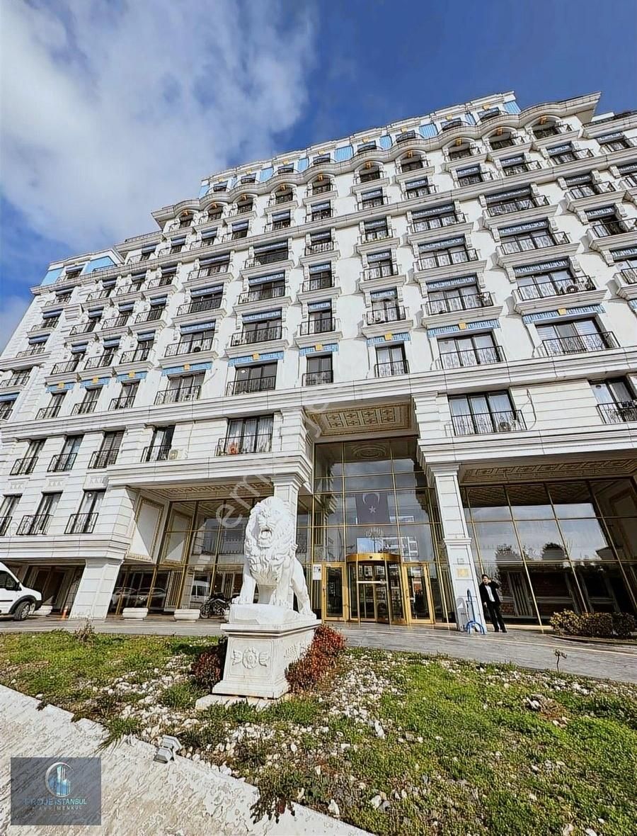 7/24 Güvenlikli Sitede Extra Geniş Satılık Daire