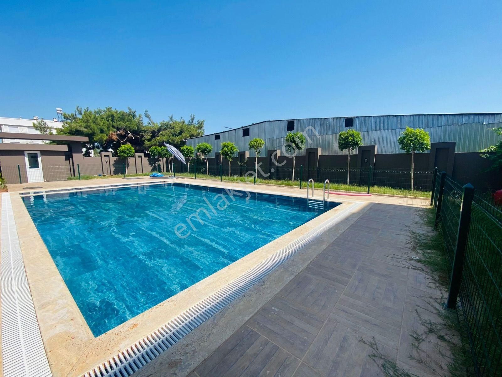 6+2 Sıfır 220m2 Tramvayın Dibinde Ultra Lüx Havuzlu Binada Dublex Daire