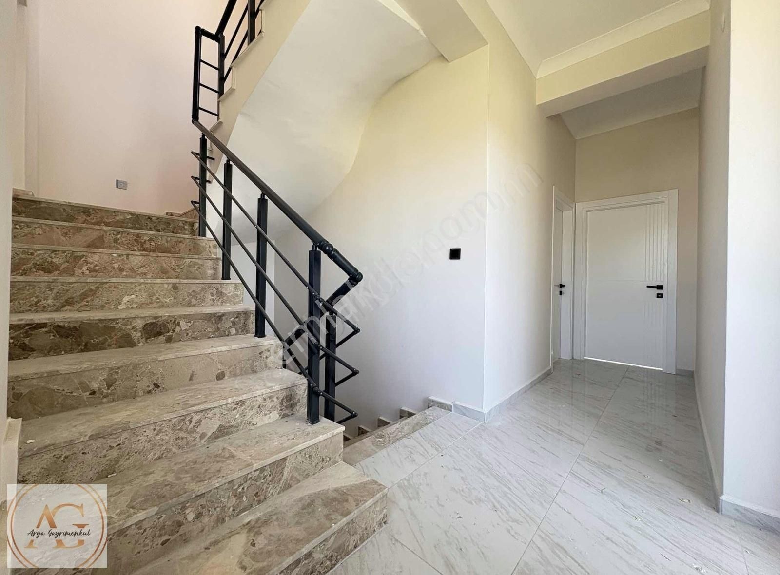 Arya'dan Güre'de Denize 50 Metre Deniz Manzaralı 3+1 Villa - Görsel 32