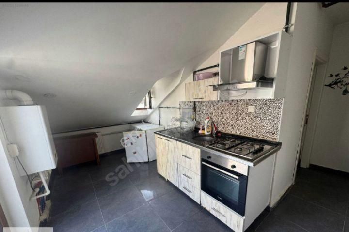 Kültür De Kiralık Eşyalı Çatı Kati Balkonlu