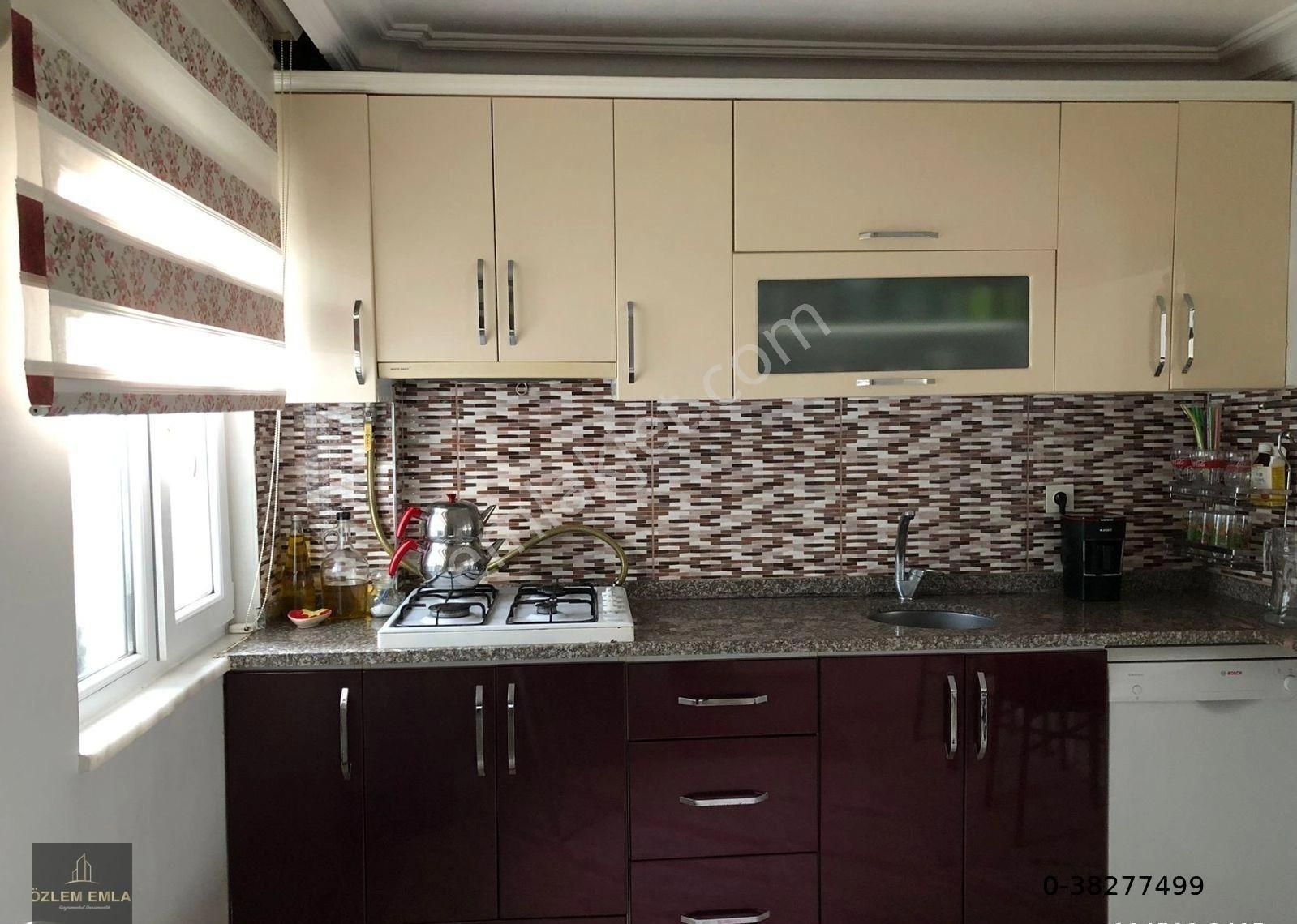Bandırma 600 Evler Mahallesinde Tadilatlı Eşyalı Satılık 2+1 Arakat Daire