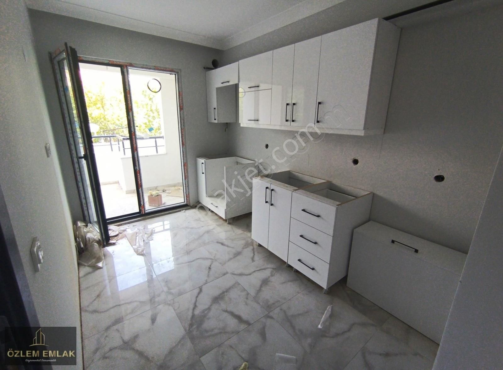 Bandırma 600 Evler Mahallesinde 2+1 Bahçeli Yüksek Giriş