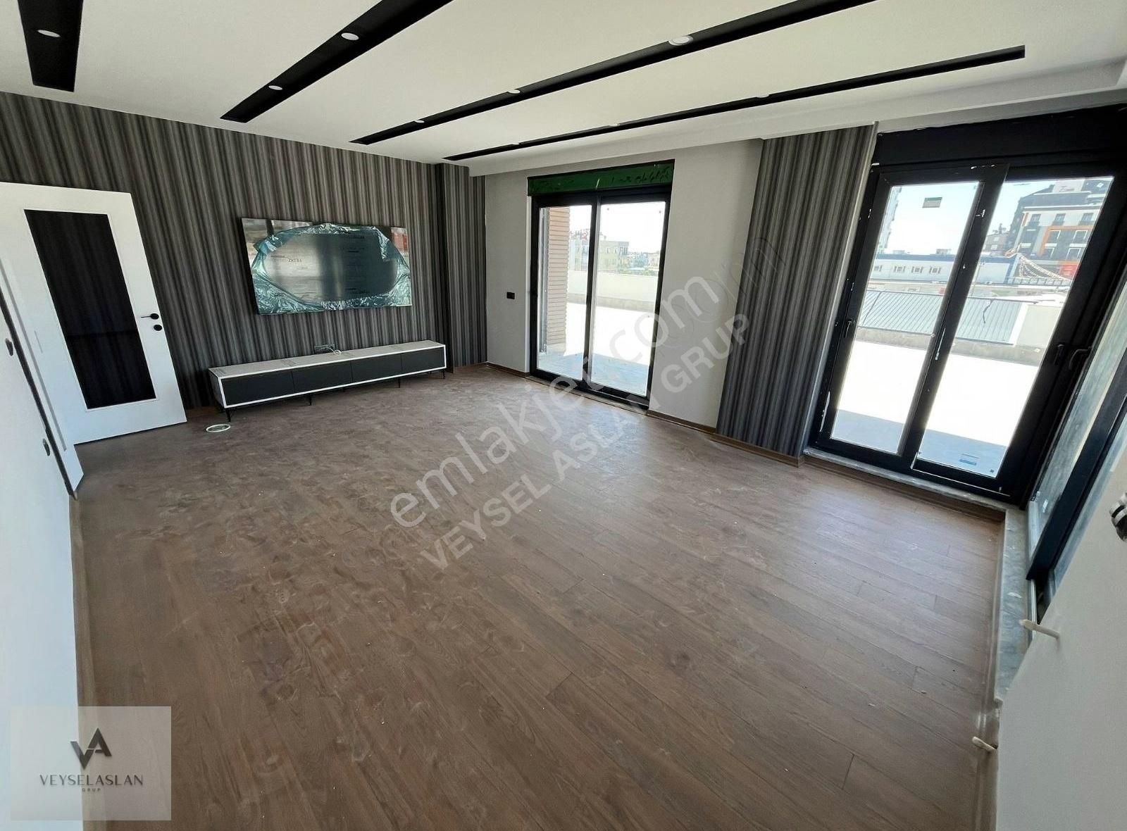Tramvay Caddesı Kiralik 3+1 170 M2 Teraslı