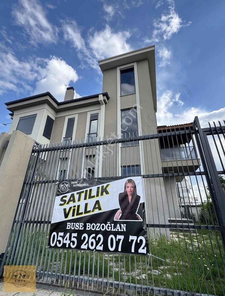 Döşemealtı Bahçeyaka Merkezde 3+1 Lüks 2 Katlı Villa