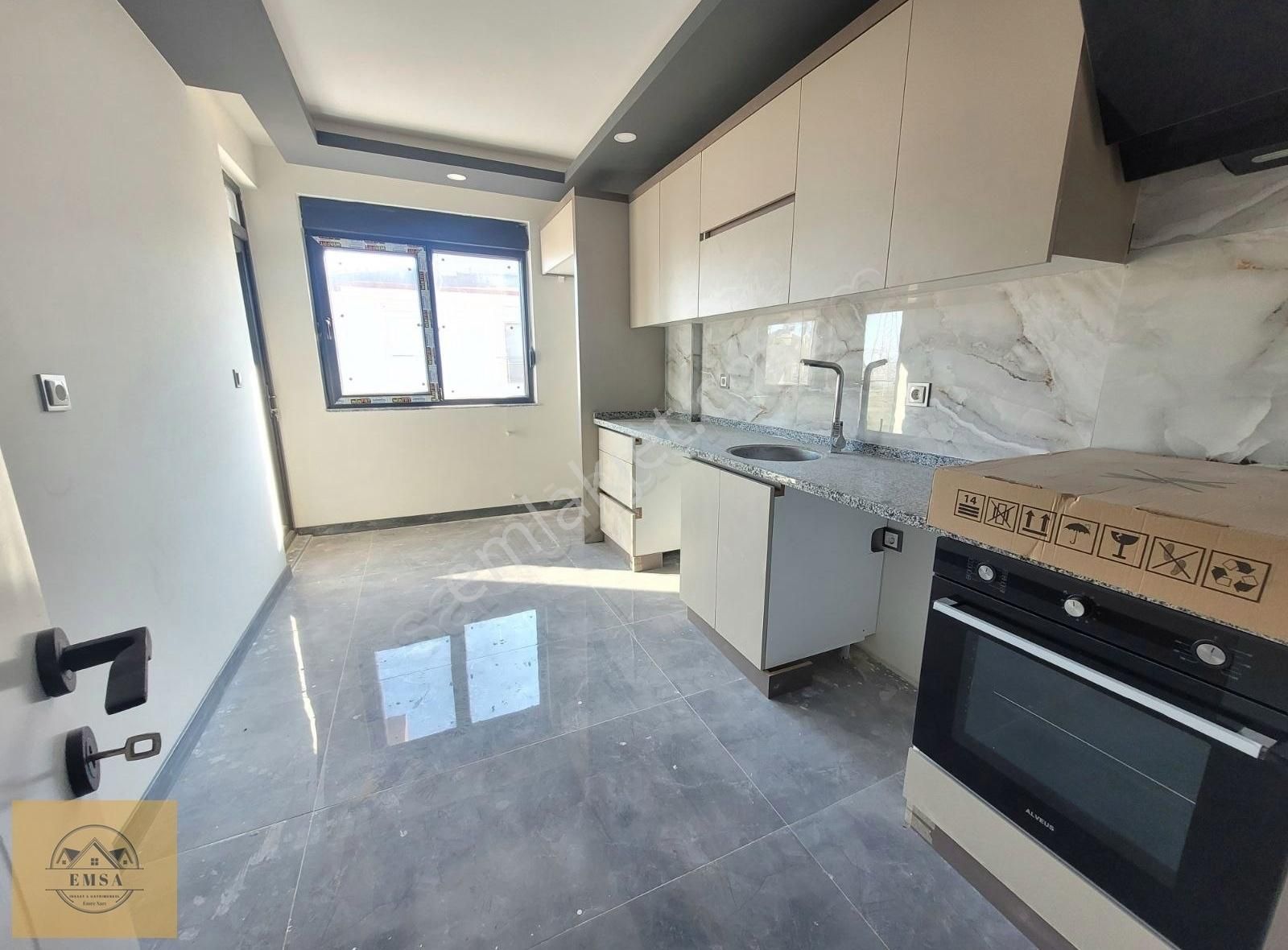 Karşıyaka Mh.site İçi İskanlı Havuzlu 2+1