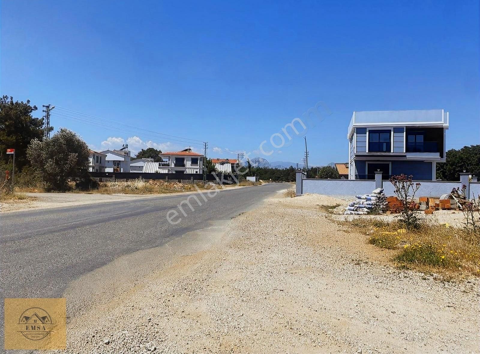 V.aktoprak'ta_dört Tarafı Yol_ticari+konut_1367 M2_imarlı Arsa
