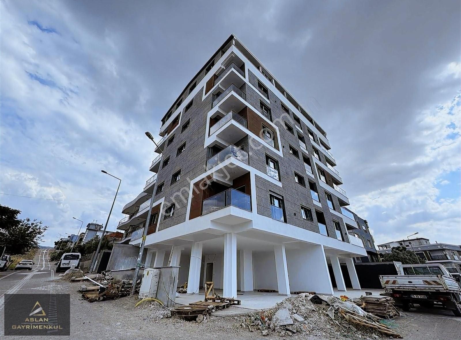 Aslan'dan Menemen Devlet Hastanesi/ Otoban Yanı Satılık 1+1