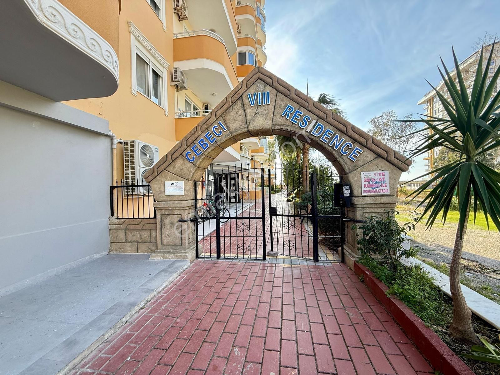 Mahmutlar Cebeci 8 Residence’te 2+1 Cam Balkonlu Deniz Manzaralı - Görsel 2