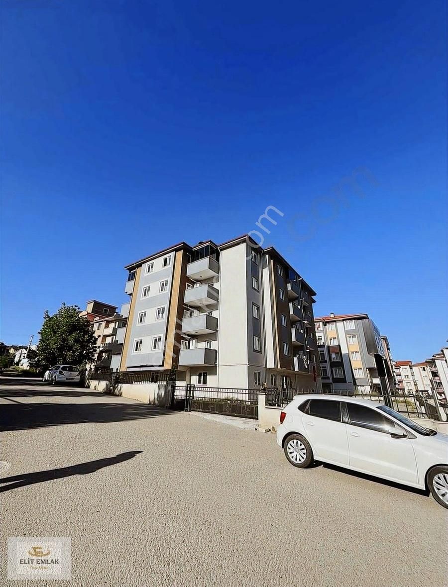 100 Yıl Merkez De İçi Full Yapılı 1+1 Daire Satılıktır