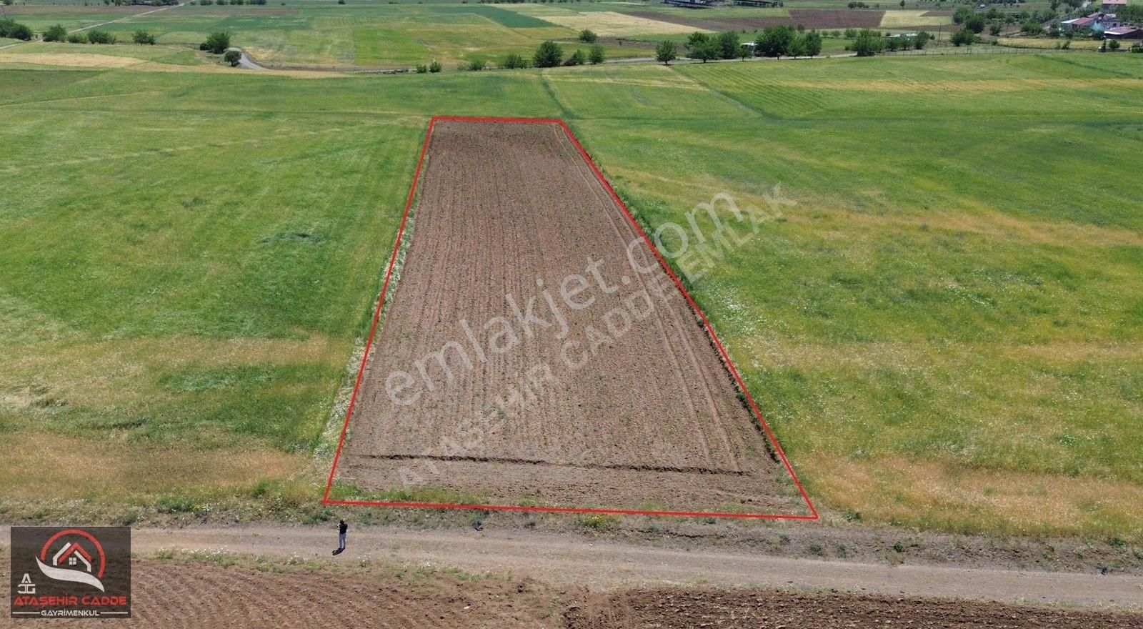 [acg] Gözebaşı Kinederiç'te 4.583 M2 Satılık Tarla