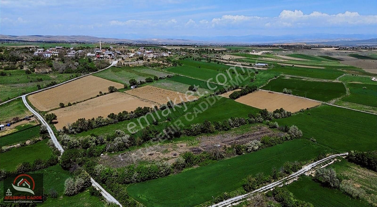 [acg] Beşik Köyde Yerleşim Yerine Yakın Bahçelik Tarla