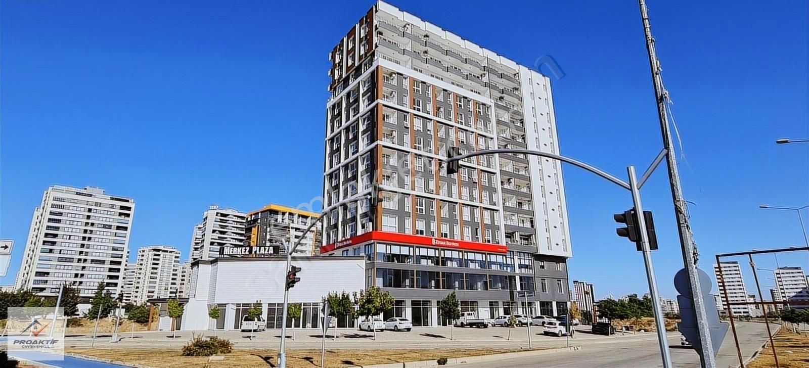 Proaktif'ten Real Kavşağında Harika Konumda Kiralık 1+0 Ofis