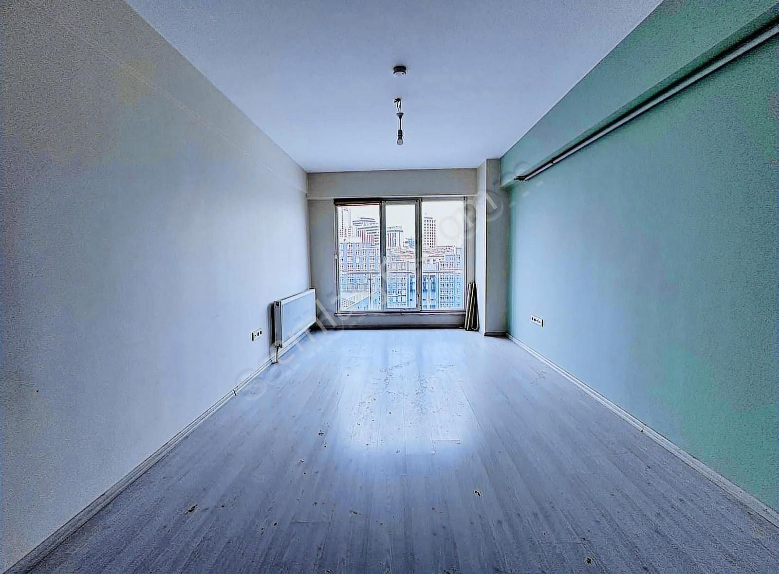 Re/max Gelişim 2'den Metrobüse Yürüme Mesafesinde Kiralık Daire