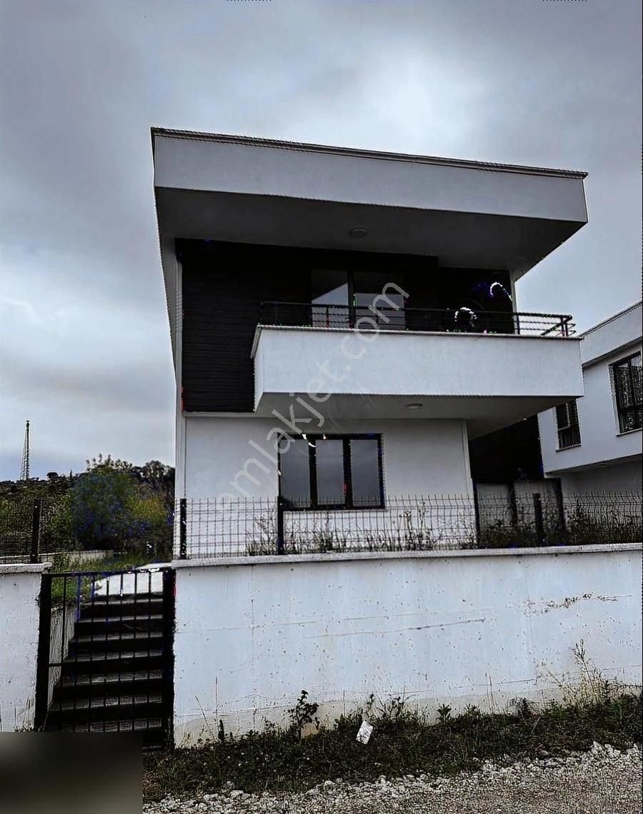 Ayşegül'den Dereköy'de Sıfır Lüks Villa