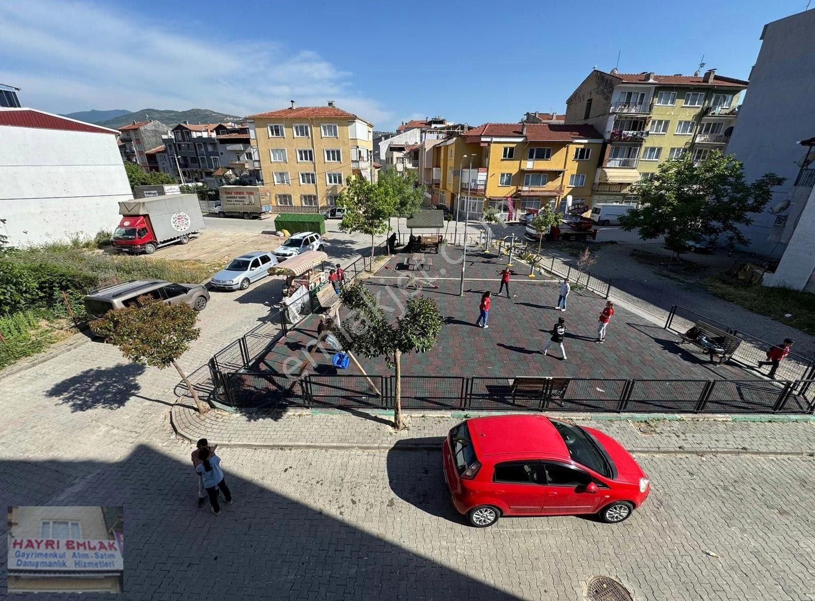 Gemlik Ahmet Süren Meydanı Civarı 3+1 Satılık Yeni Daire