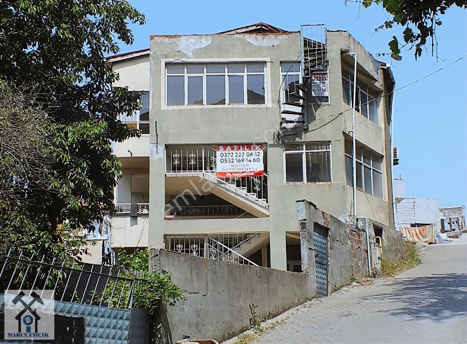 Tepebaşı Mah. Satılık 3 Katlı Müstakil Ve Arsa