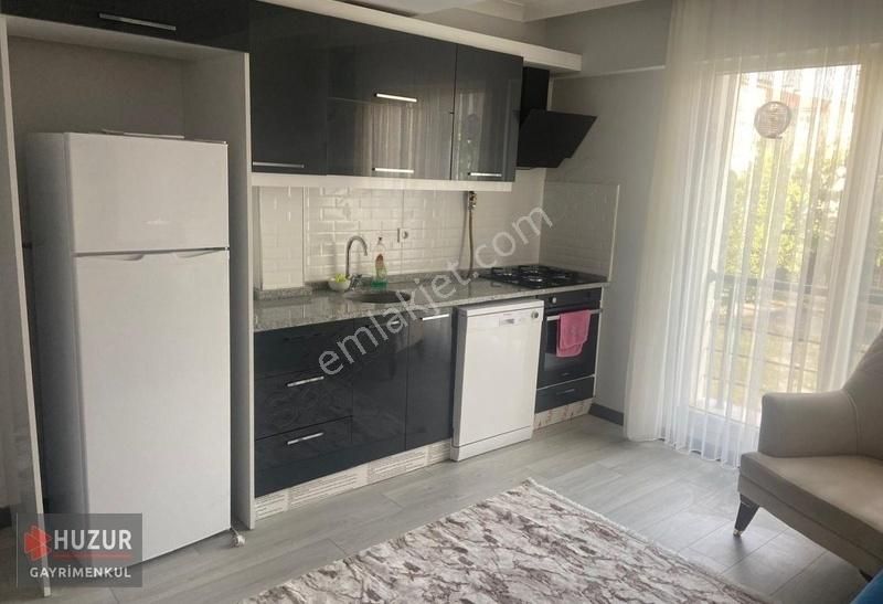 Huzur'dan Muhittin Mahallesi Eşyalı 1+1 2 Yaşında Satılık Daire