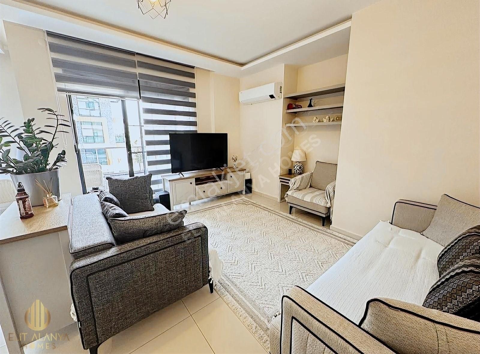 Diş Hastanesine Yakın Ultra Lüx Sitede Lüx Eşyalı Daire