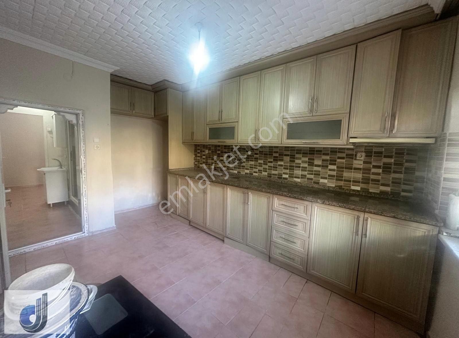 Canlar Okulu Civarı Satılık Daire1500000