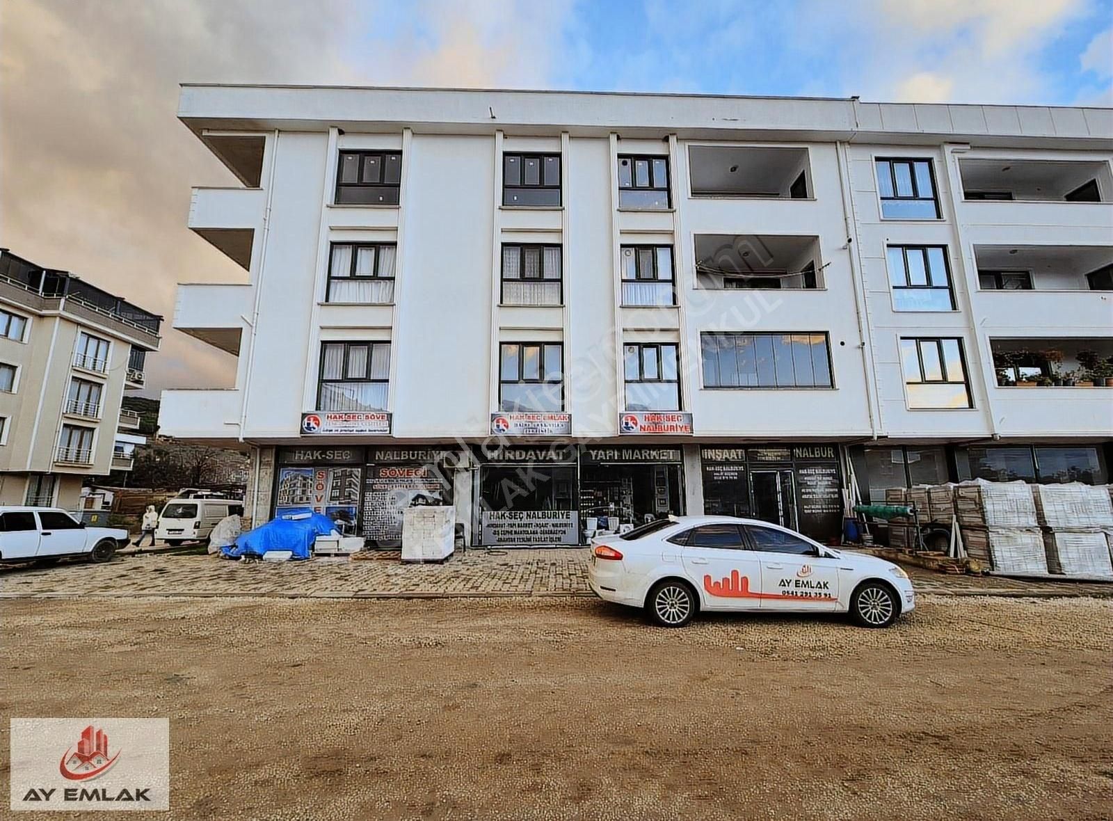Armutlu İlçe Merkezi'nde Şehir Manzaralı 3+2 Dubleks Daire