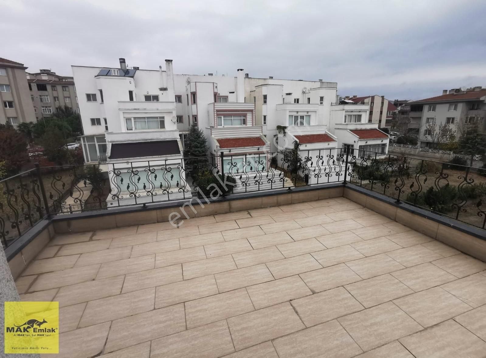 Paşakonak'ta Site İçerisinde Satılık 7+1 Fourlex Villa S2760
