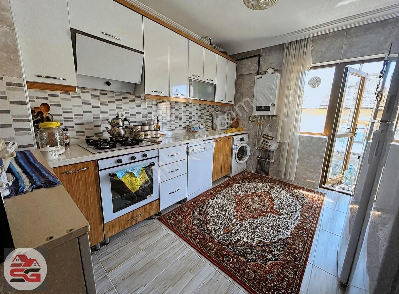 Ara Kat Masrafsız Satılık 2+1 Daire Seçilmiş Gayrimenkul'den