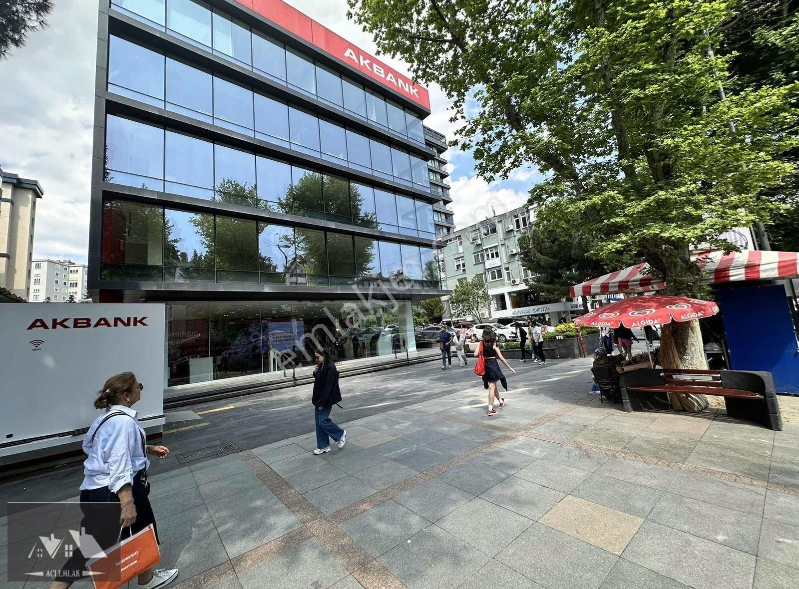 10yıllık 3+1+2banyo+balkon Mimari Dekorlu Bağdat A Yakın Boş