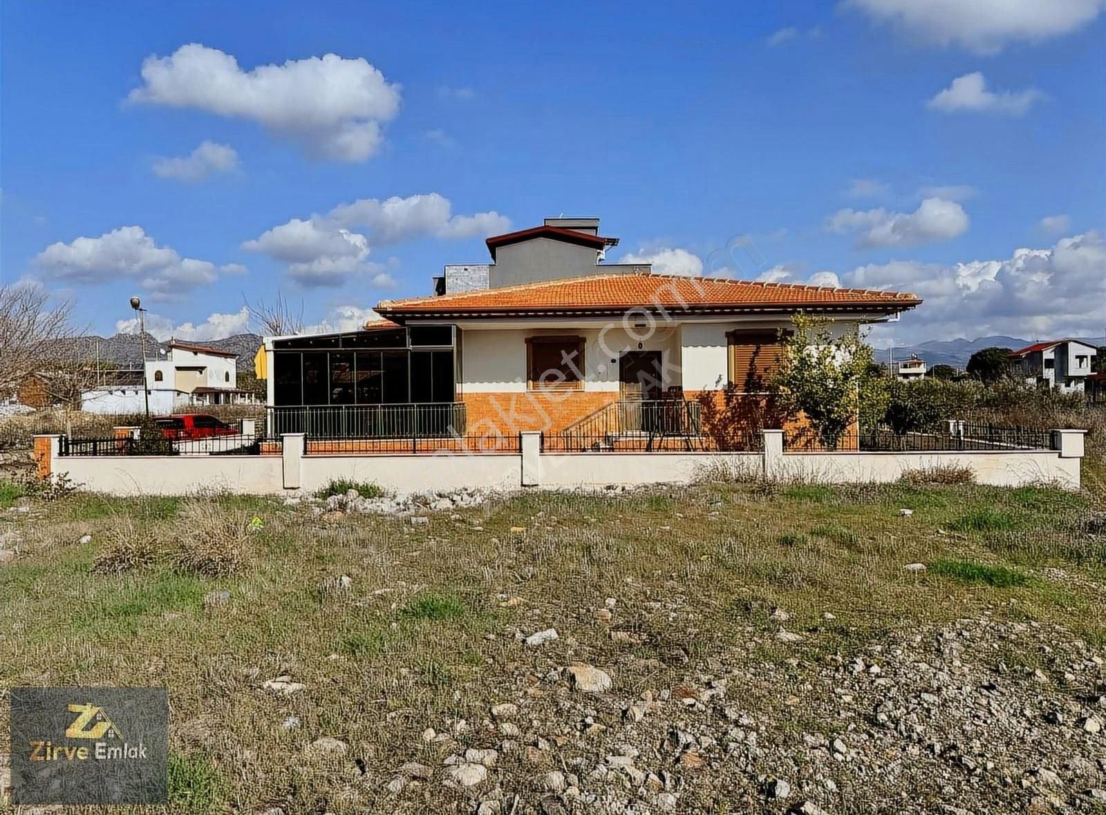Fırsat Denize 500 Metre Tam Müstakil Yatay Mimari Villa