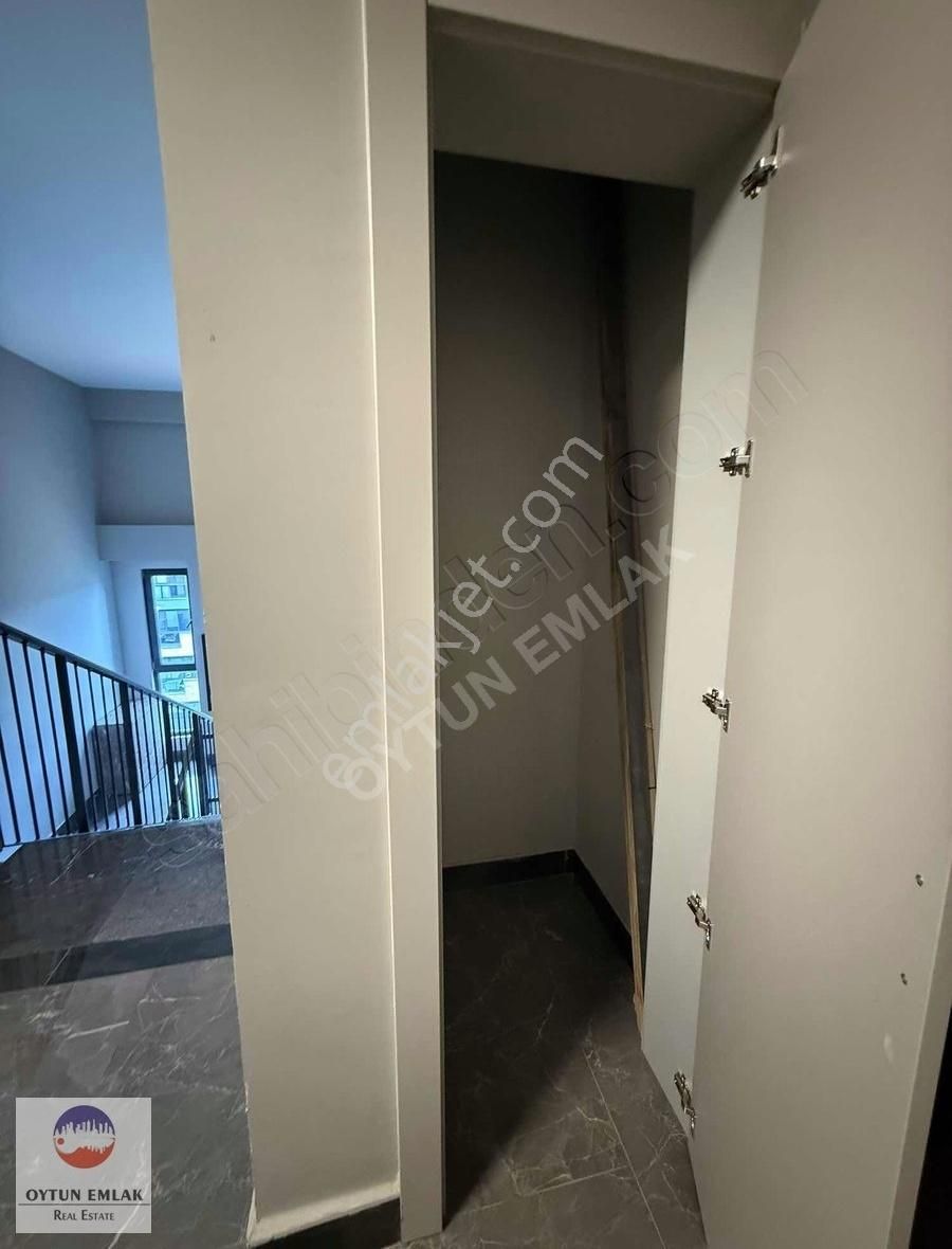 Tema İstanbul 2 Giyotin Cam Teraslı Tadilatlı Lüks 4+1 Satılık