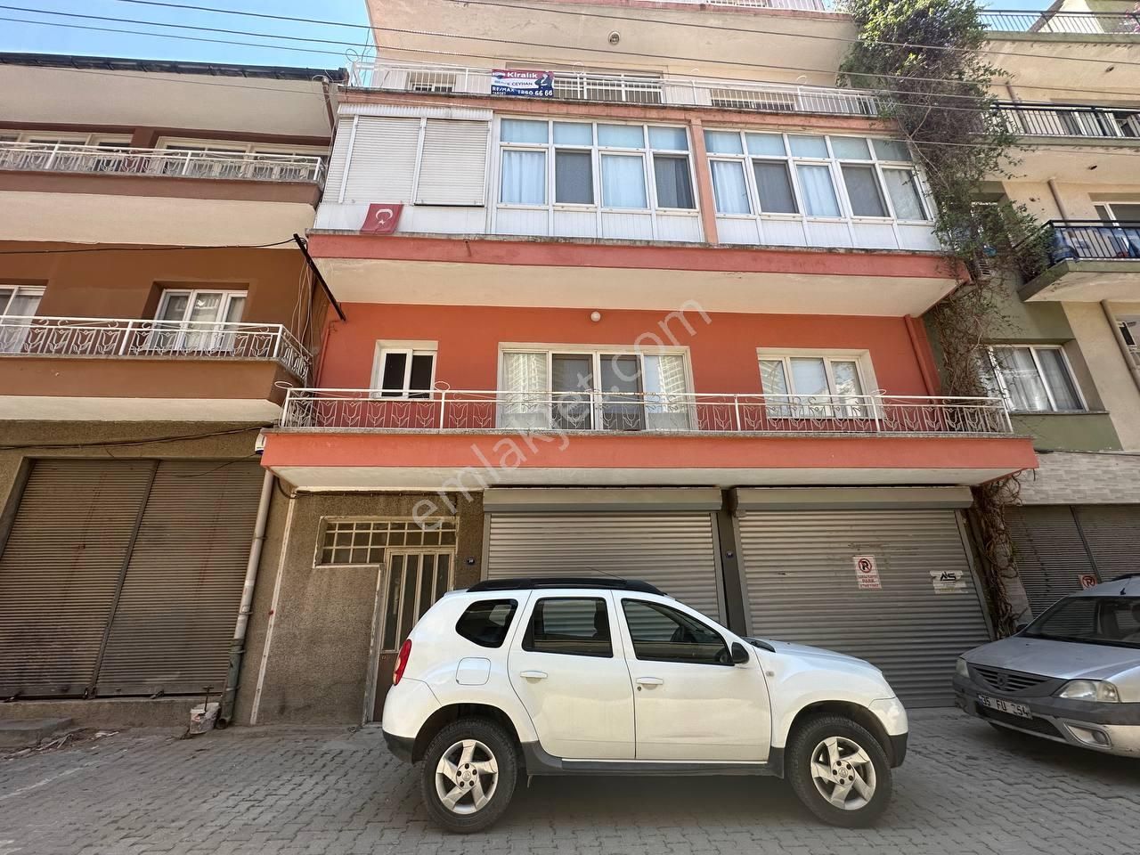 Bornova Çamdibi'nde Merkezı Konumda 2+2 75m² Kiralık Daire