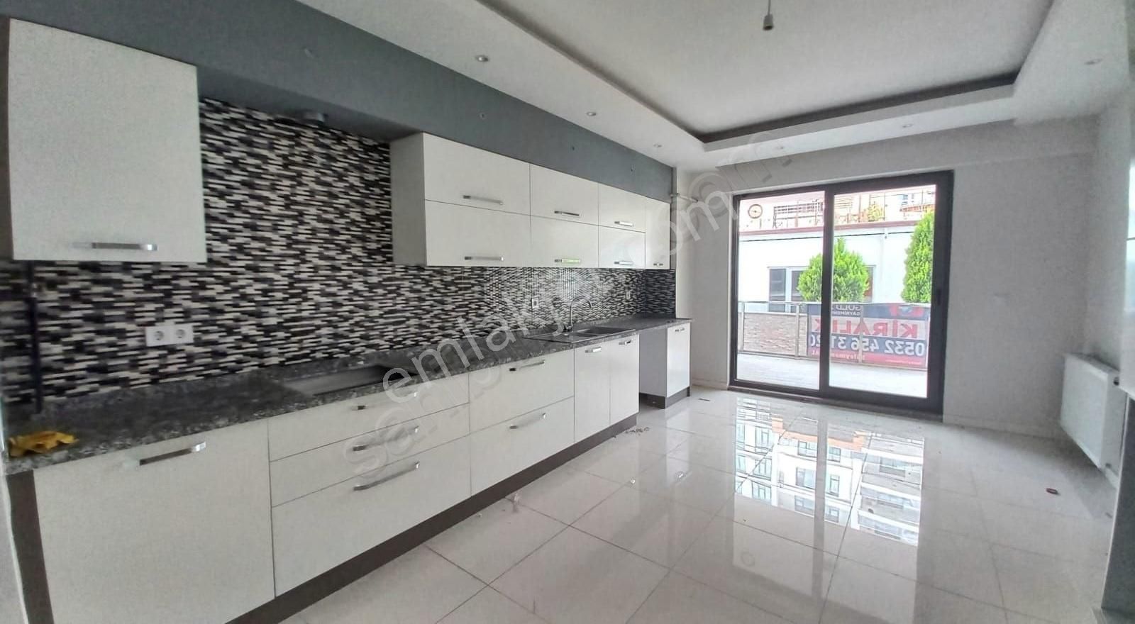 Servergazi Emlak Site İci Havuzlu Güvenlikli Lüx 4+1 Daire