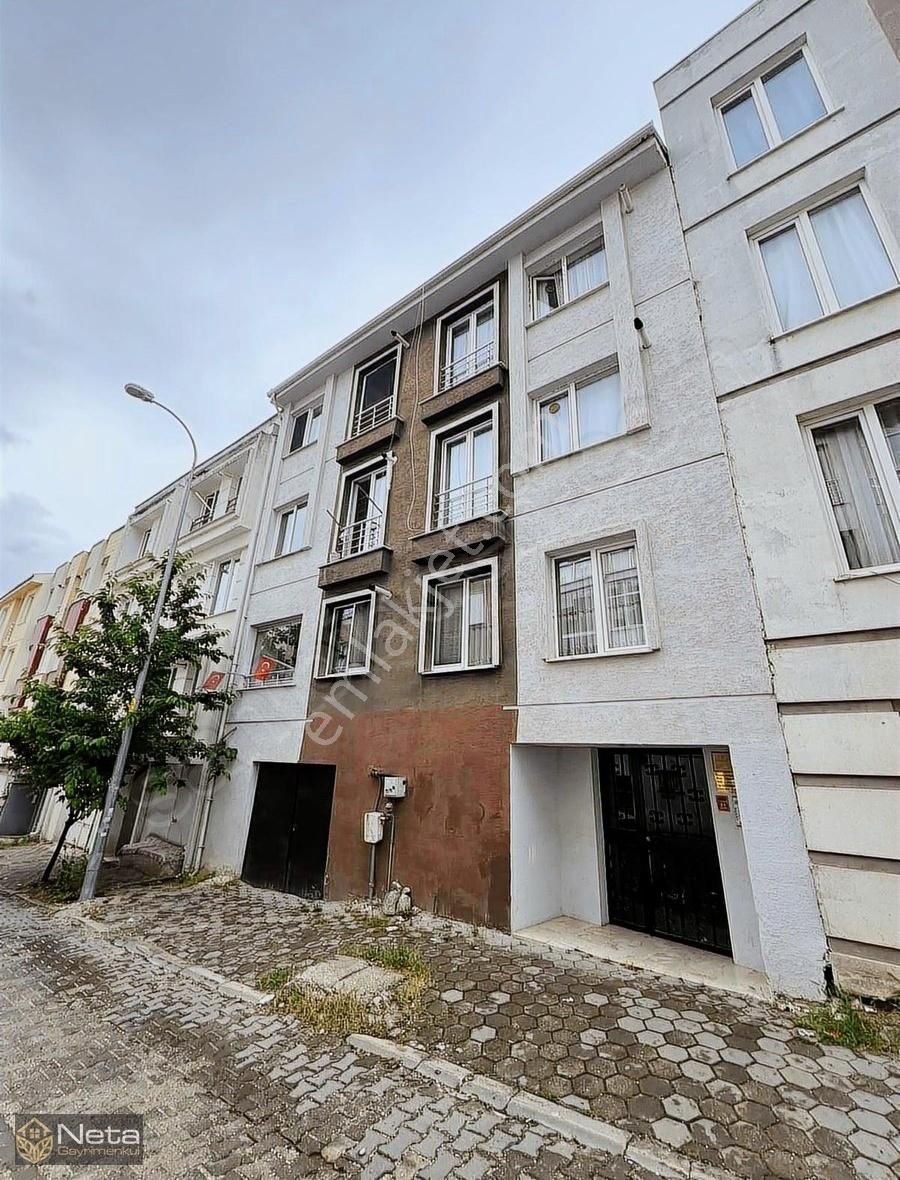 Neta'dan Büyükdere Mh. Topuzlu Sk. Merkezi Eşyalı Kiralık 1+1