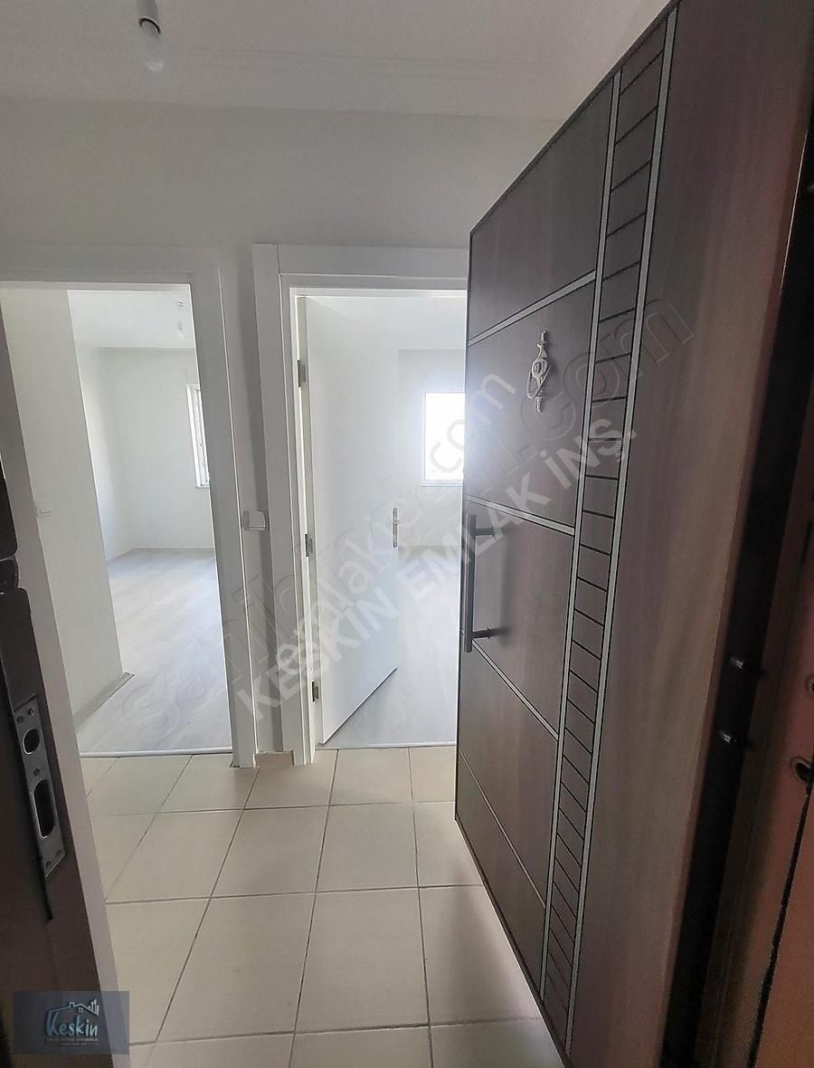 Kafeler Caddesine 1 Sokak Mesafede Ayrı Mutfaklı Balkonlu 1+1