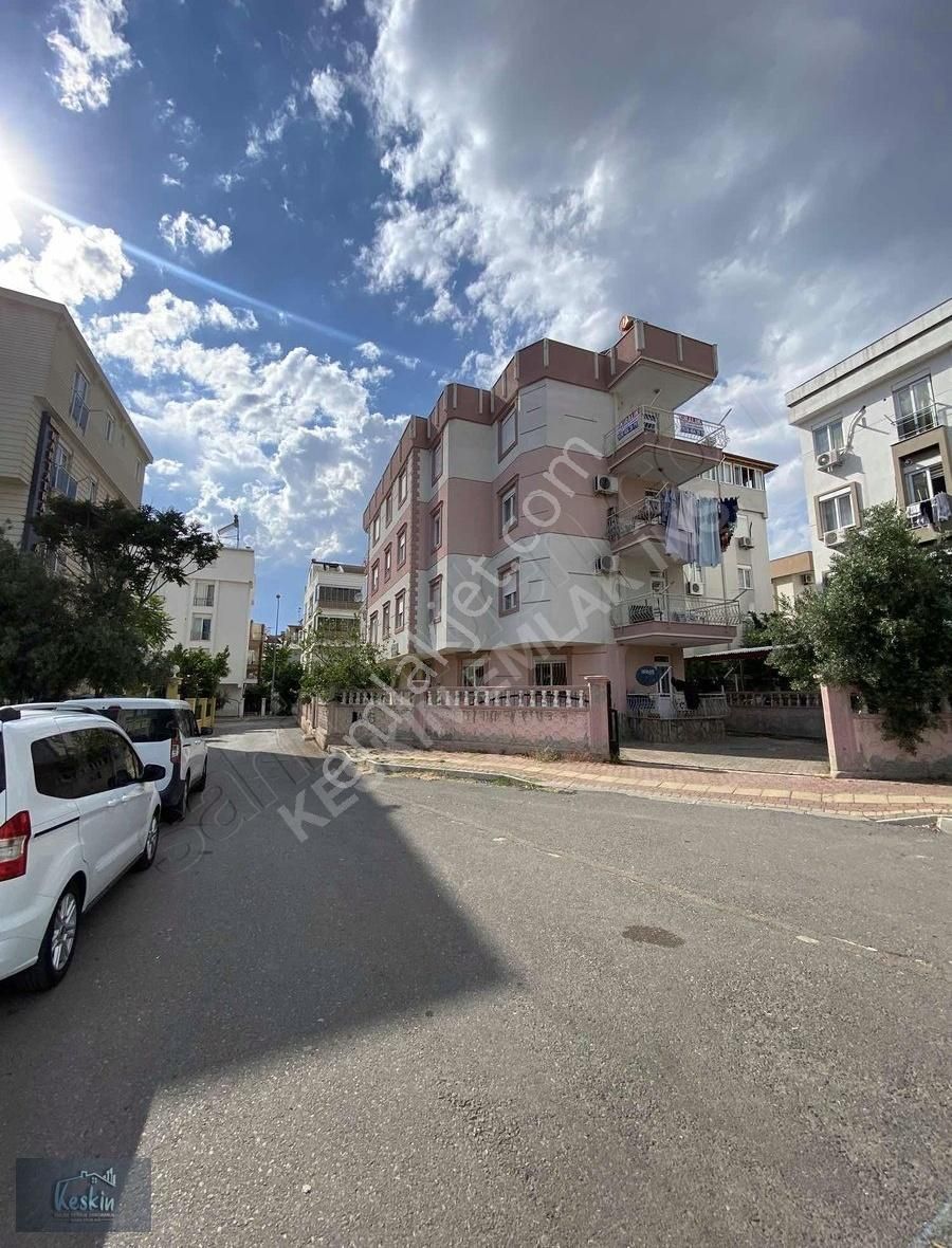 Kültürde Akev Kolejinin Karşısında Güney-doğu-kuzey Cephe 2+1