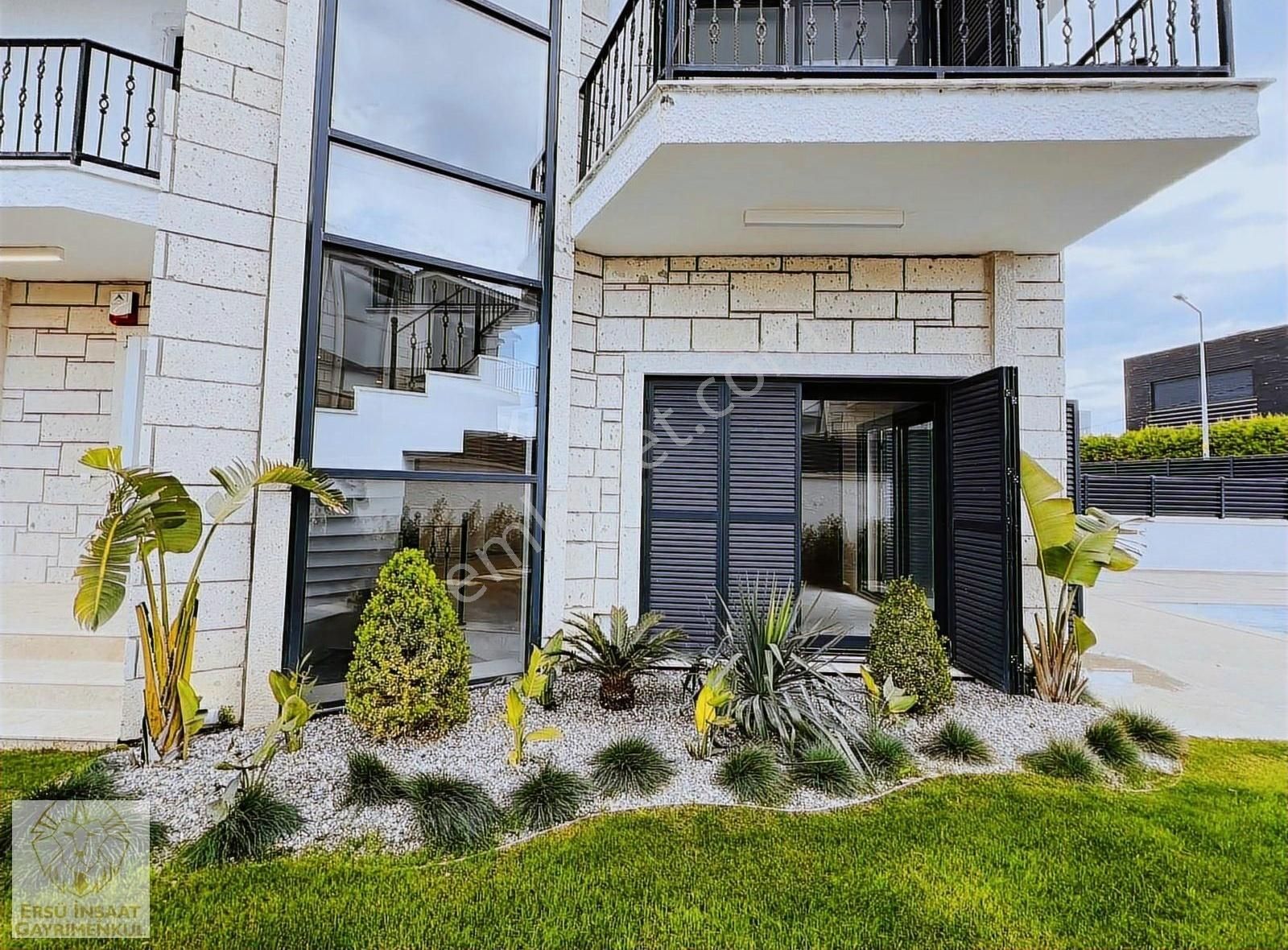 Ersü'den Geniş Bahçeli Sıfır Ultra Lüks 5+1 Havuzlu Villa - Görsel 28