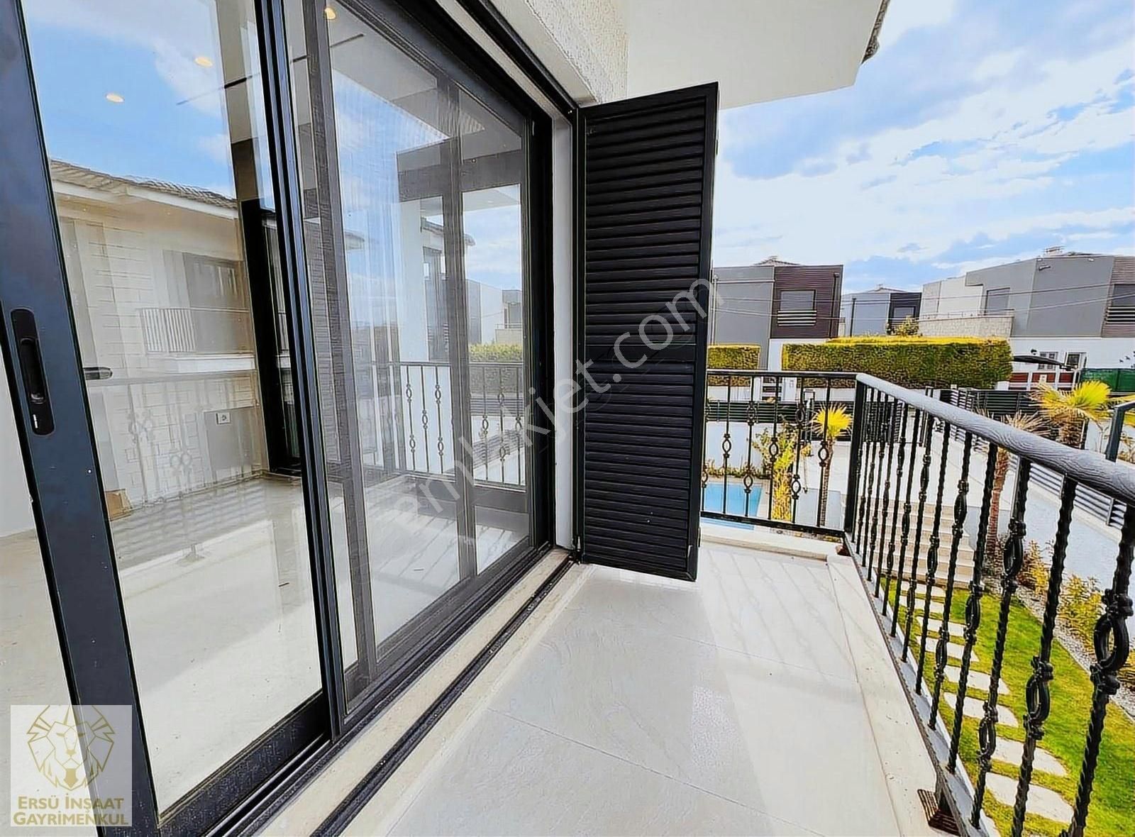 Ersü'den Geniş Bahçeli Sıfır Ultra Lüks 5+1 Havuzlu Villa - Görsel 15