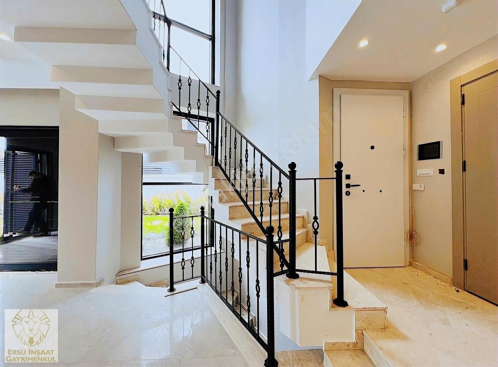 Ersü'den Geniş Bahçeli Sıfır Ultra Lüks 5+1 Havuzlu Villa - Görsel 22