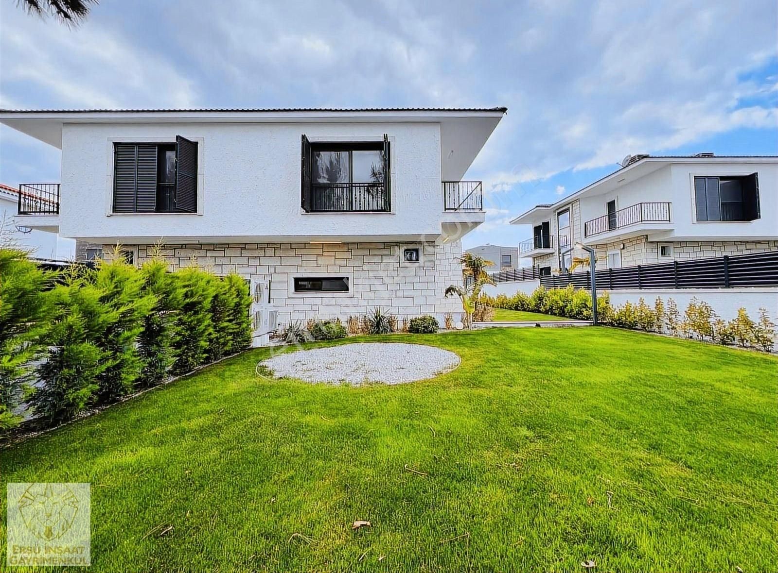 Ersü'den Geniş Bahçeli Sıfır Ultra Lüks 5+1 Havuzlu Villa - Görsel 14