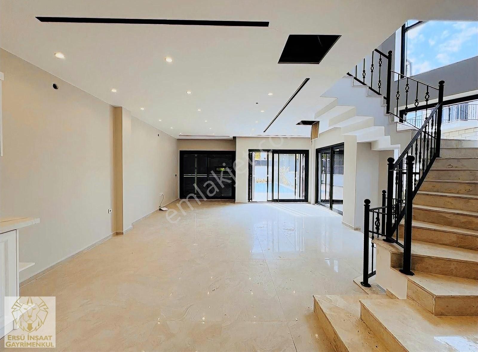 Ersü'den Geniş Bahçeli Sıfır Ultra Lüks 5+1 Havuzlu Villa - Görsel 9