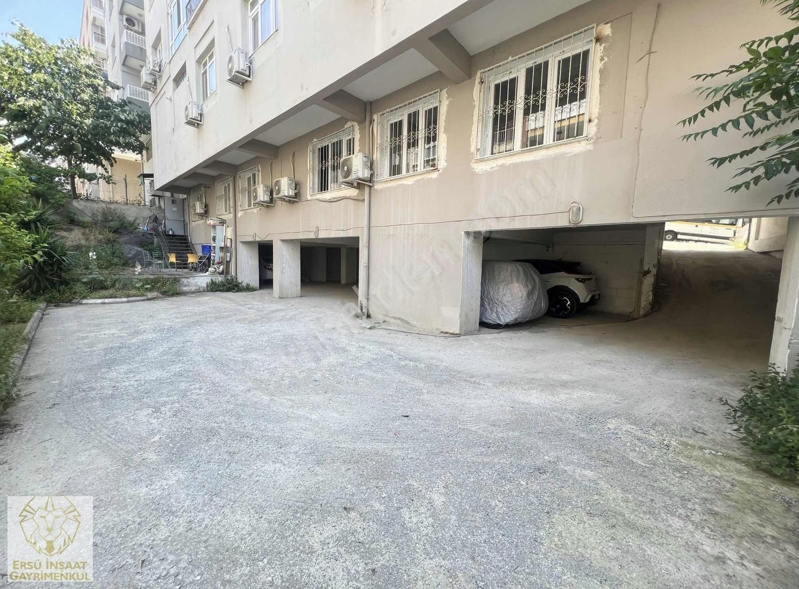 Ersü'den 3+1 160m2 Kapalı Pazaryerinde Deniz Manzaralı Daire