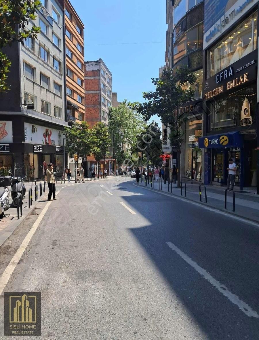 Rumeli Caddesinde 120 M2 Dükkan Mağaza