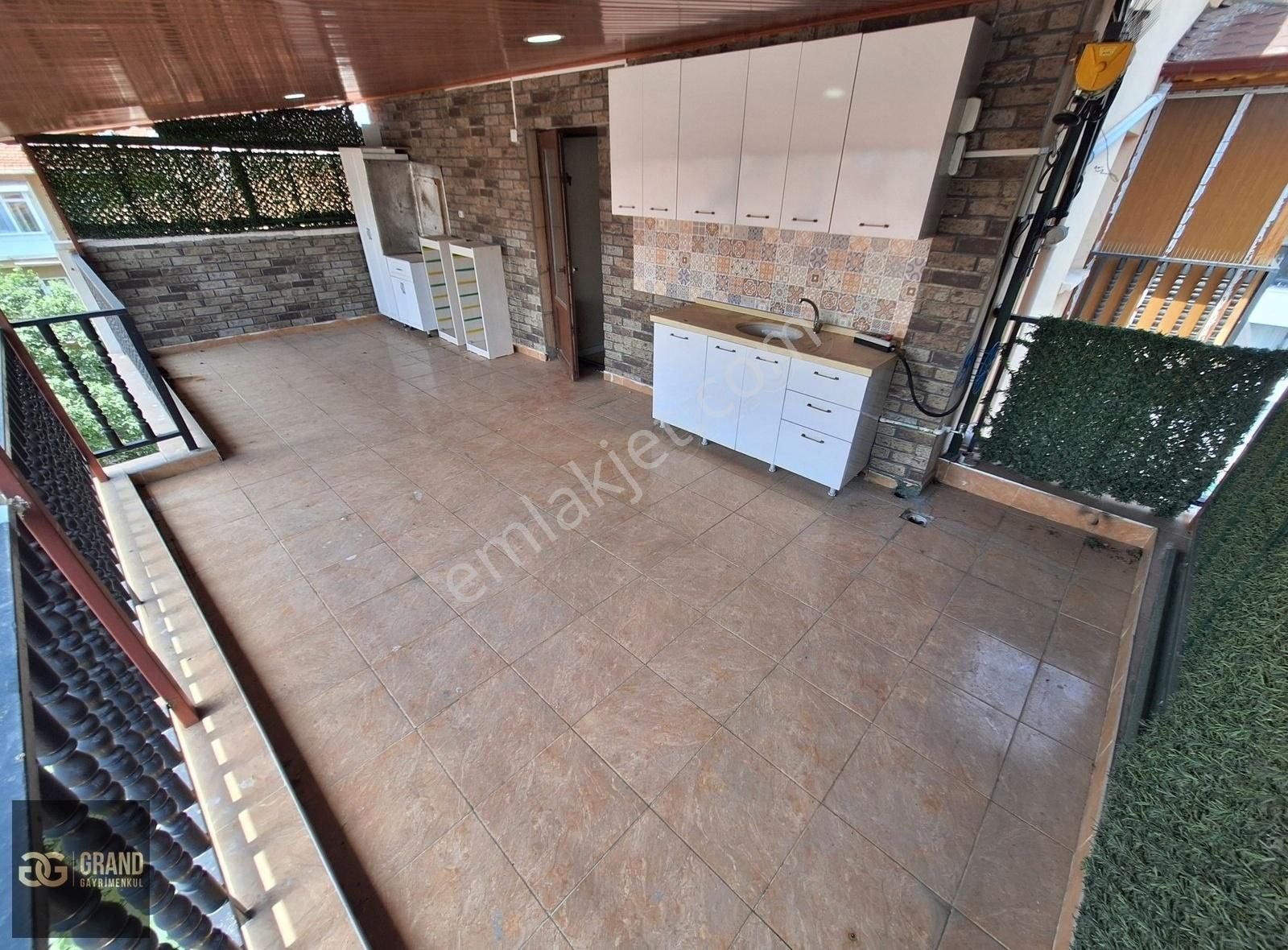 Miralay Da Çift Teraslı,özel Vinç,full Yapılı 5.5+1 240m² Dublex