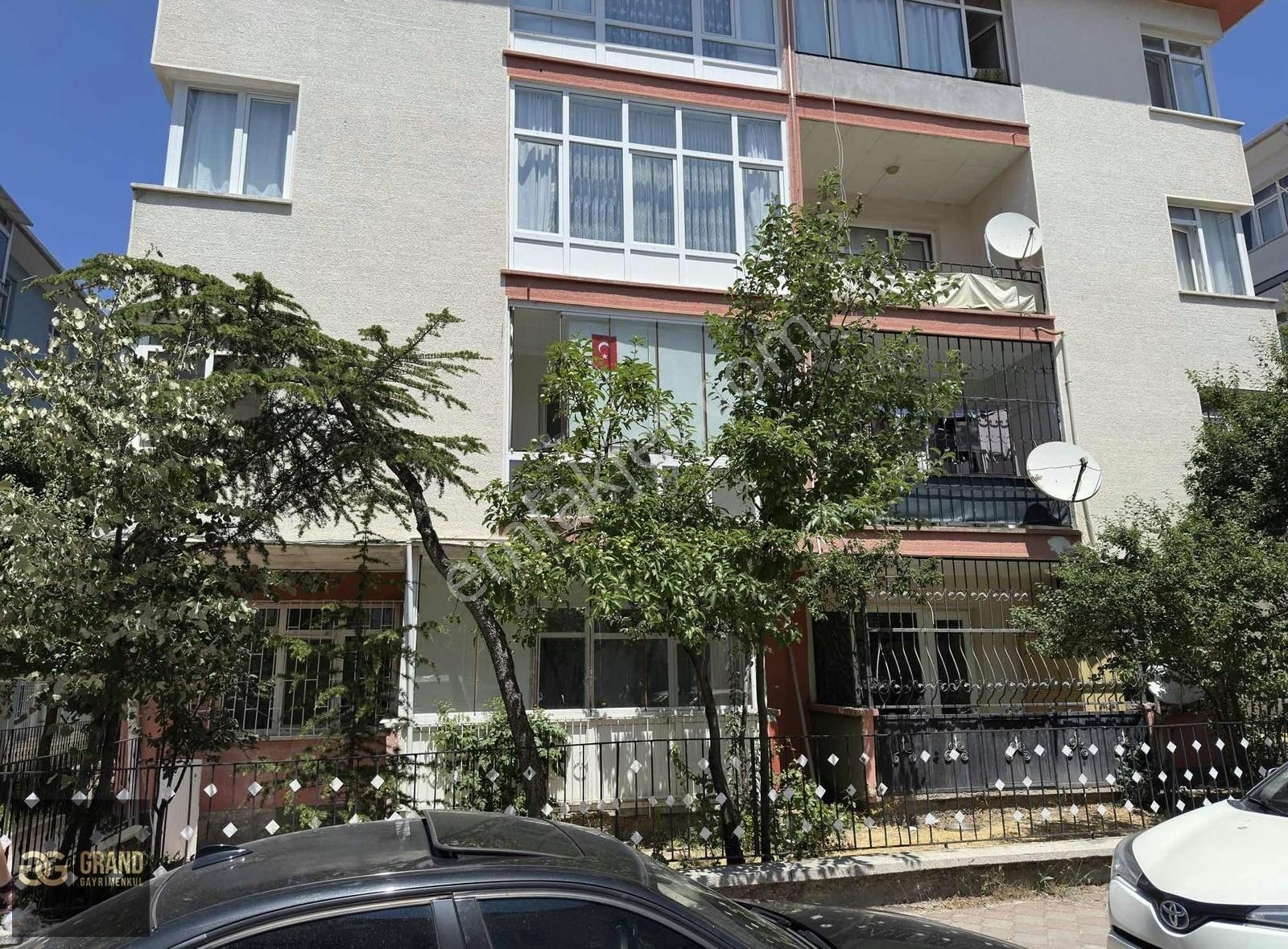 Kiralık 2+1 Giriş Kat Daire Aşağı Eğlence Fener Yolu Sokak