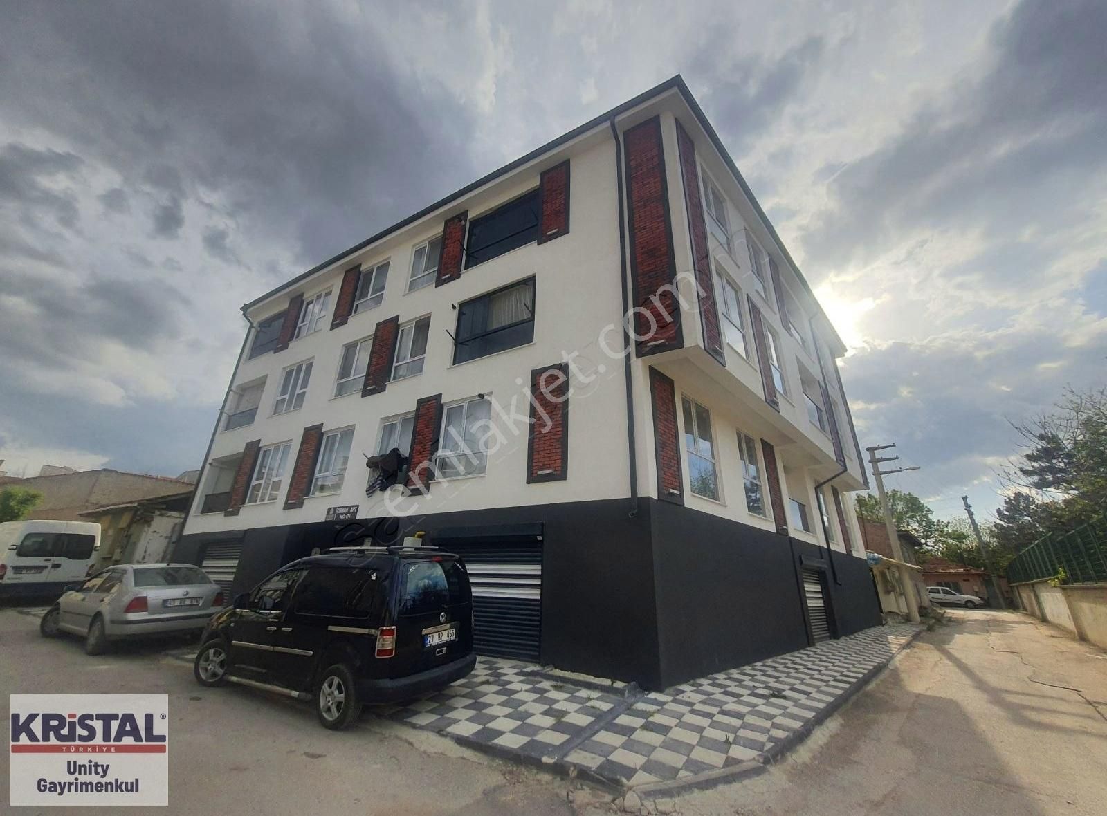 Kr Unity'den Sütlücede 3+1 Ebeveyn Banyolu Ara Kat Kiralık Daire